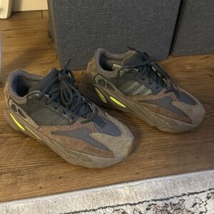 Yeezy Boost 700